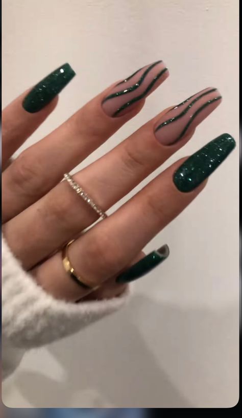 Dark Green Nails Elegant, Green Nails New Year, Emerald Green Nail Designs Coffin, Emerald Green Prom Nails Coffin, Emerald Green Acrylic Nails Sparkle, Emerald Green Nails Homecoming, Black And Army Green Nails, Hunter Green And Silver Nails, Emerald Green Coffin Acrylic Nails