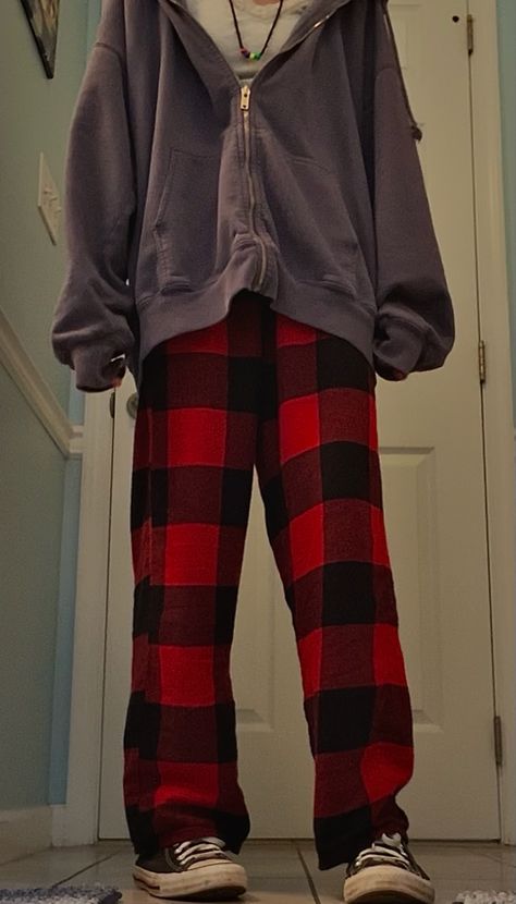 Red And Black Pants Pijama, Red Plaid Pants Outfit Christmas, Red Flannel Pants Outfit, Red And Black Plaid Pants, Red Plaid Pajama Pants Outfit, Plaid Christmas Pants, Flannel Pants Aesthetic, Plaid Christmas Pants Outfit, How To Style Pajama Pants For School