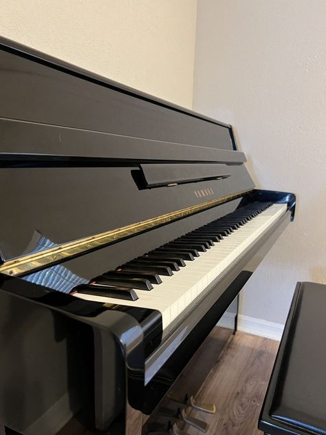 Yamaha Piano, Classical Piano, Hobbies To Try, Upright Piano, Music Motivation, Pictures Of Jesus Christ, Piano Songs, Playing Piano, Modern Cabinets