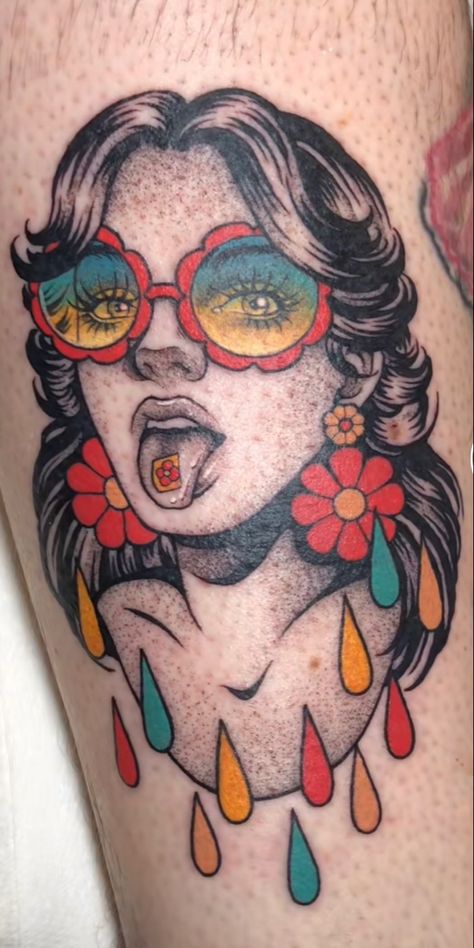 Asthetic Tattoos Sleeve, Cat Hand Tattoos For Women, 60s Inspired Tattoos, Leg Tattoos Women Colorful, Unique Traditional Tattoos For Women, Girlie Traditional Tattoos, 60s Tattoo Ideas, Old School Tattoo For Women, Trippy Traditional Tattoo