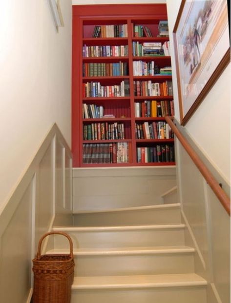 Bookcase Stairs, Staircase Bookshelf, Stair Landing Decor, Stair Bookshelf, Decorating Stairway Walls, Top Of Stairs, Staircase Landing, Staircase Storage, Stair Landing