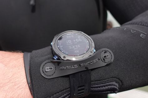 As a dive computer, the Garmin Descent Mk2i performs better and has more features. But could the Apple Ultra be the Garmin killer? Dive Computers, Deep Diving, Pulse Oximeter, Diving Gear, Scuba Diver, Gps Tracking, Own Website, Scuba Diving, Diver