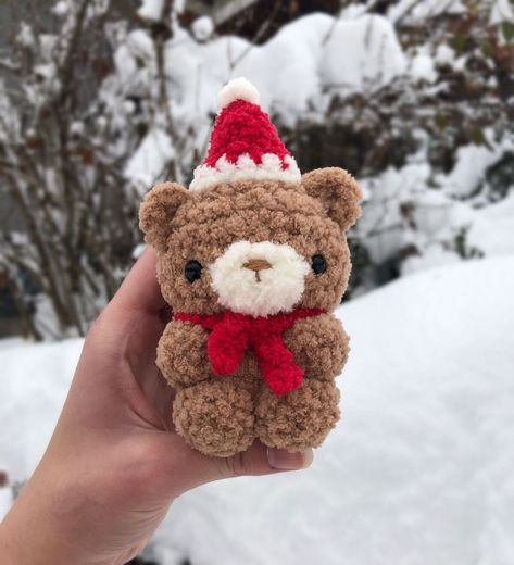 loretta 🫧 (@lorettaloops) | Instagram-Profil Crochet Amigurumi Bear, Crochet Store, Amigurumi Bear, Crochet Christmas Gifts, Easy Crochet Animals, Crochet Eyes, Crochet Santa, Crochet Xmas, Crochet Animals Free Patterns