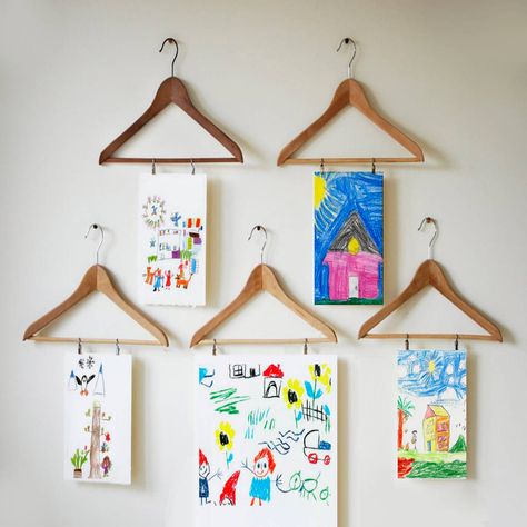 Preschool Art Display, Neutral Classroom, School Exhibition, معرض فني, Primary School Art, Displaying Photos, Art Classroom Decor, School Wall Art, Art Corner