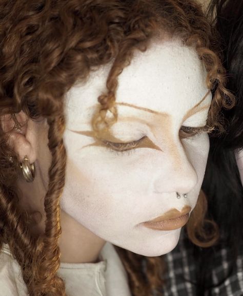 Brown Goth Makeup, Ginger Goth, Brown Goth, Effects On Instagram, Weird Makeup, Satanic Panic, Trad Goth Makeup, 90s Makeup Look, Trad Goth