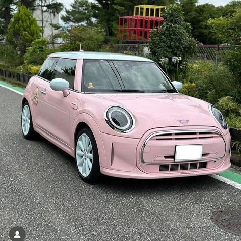 Pink Mini Van, Pink Beatles Car, Cute Mini Cooper, Fiat 500 Pink, Pink Mini Cooper, Mini Cooper 4 Door, Pink Fiat, Mini Cooper Aesthetic, Beatles Car