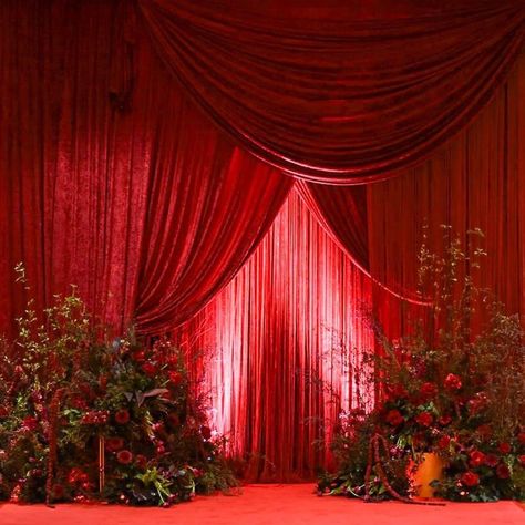 Live Band Stage Design, Velvet Photo Backdrop, Christmas Photo Shoot Backdrop, Red Ceremony Decor, Masquerade Photo Backdrop, Romantic Set Design, Wedding Backdrop Fabric, Velvet Backdrop Photoshoot, Red Backdrop Ideas