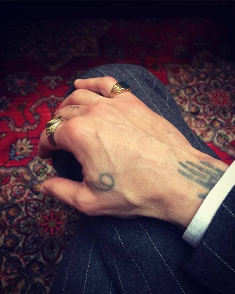 Black Hand Tattoo, Luca Changretta, Gentleman Tattoo, Alcohol Pictures, Penguin Tattoo, Peaky Blinders Characters, Body Image Art, Adrien Brody, Black Men Street Fashion