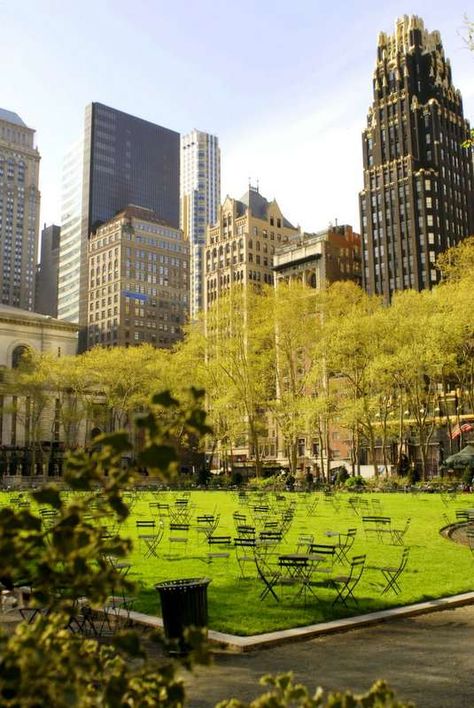 Bryant Park, NYC Bryant Park Nyc, 숲 사진, Nyc Architecture, Park Furniture, Nyc Photos, Voyage New York, Ville New York, I Love Nyc, Nyc Park