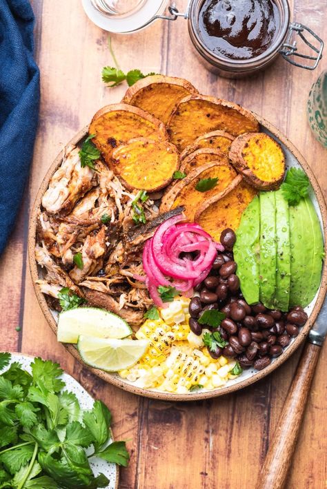 Pulled Pork Bowls - Danilicious Shredded Pork Bowls, Bbq Pork Bowl Ideas, Hawaiian Pork Bowl, Pulled Pork Salad Bowl, Pork Carnitas Bowls, Bbq Pulled Pork Bowl, Bbq Pork Bowls, Pulled Pork Bowl Healthy, Pork Bowls Healthy