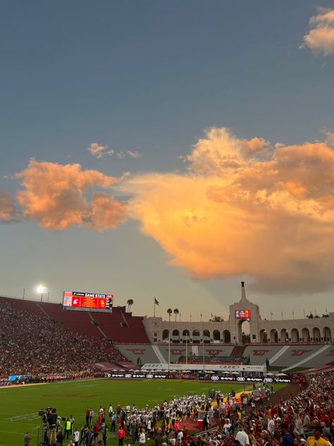 Usc Football Aesthetic, Usc Student Aesthetic, Usc University Aesthetic, Colleges In California, Usc Campus Aesthetic, Usc College Aesthetic, Southern Usa Aesthetic, California University Aesthetic, Southern College Aesthetic