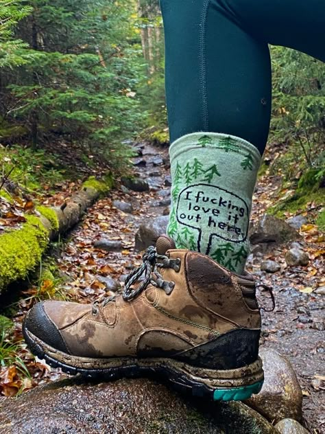 Dark Granola Aesthetic, Devney Perry Aesthetic, Hiking Essentials For Women, Devney Perry, Granola Aesthetic, Hiking Club, Hiking Fits, Granola Girl Aesthetic, Crunchy Granola