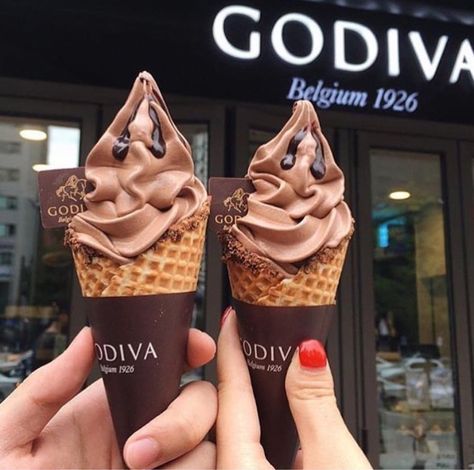 Best held secret - Godiva chocolate ice cream cone - Their ice cream is better than their chocolate. Chocolate Ice Cream Cone, Chocolate Cone, Happy Chocolate Day, Godiva Chocolate, Kids Cooking Recipes, Food Texture, Yummy Ice Cream, Easy Comfort Food, Chocolate Ice