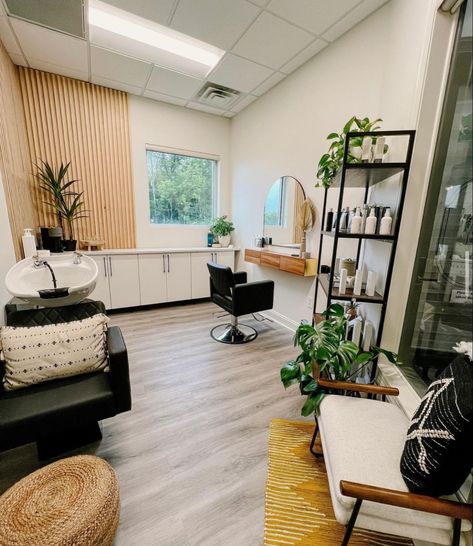 Salon From Home Ideas, Diy Salon Suite Decor, Simple Hair Salon Ideas, Boho Modern Hair Salon, Modern Chic Salon Ideas, Cute Salon Studio Ideas, Cosmetology Suite, 10x10 Salon Suite, Earth Tone Salon Suite