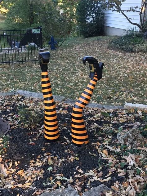 50+ Easy Diy Halloween Front Porch Decorations - HubPages Halloween Front Porch Decorations, Front Porch Decorations, Diy Halloween Ghosts, Halloween Patio, Fall Pumpkin Crafts, Halloween Witch Decorations, Witch Legs, Halloween Front Porch Decor, Porch Decorations