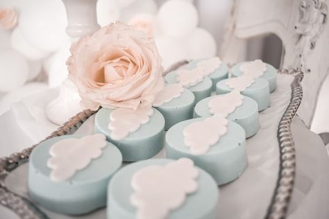 Cloud Treat Table, Cloud Theme Treats, On Cloud 9 Dessert Table, On Cloud 9 Cake Ideas, Cloud Theme Dessert Table, Cloud Cake Pops, Sweet Sixteen Dinner, Cloud Dessert Table, Cloud Baby Shower Cake