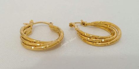 Gold Tops Designs, Tops Gold, قلادات متدلية, Unique Gold Jewelry Designs, Gold Tops, Gold Jewels Design, Gold Earrings Models, Modern Gold Jewelry, Gold Jewelry Simple Necklace