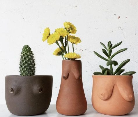 Clay Vases, Plant Pot Holders, Cerámica Ideas, Diy Ceramic, Keramik Design, Ceramics Pottery Art, Ceramics Ideas Pottery, Diy Clay Crafts, Dry Clay