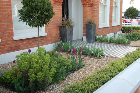 Urban front gardens - Victorian - London - by Shelley Hugh-Jones Garden Design | Houzz UK Drawing Garden Design, Gravel Front Garden Ideas, Garden Design Plans Drawing, Buxus Hedge, Vegetable Garden Design Layout, House Front Garden, Front Garden Design Ideas, Front Garden Path, Small Front Garden Ideas