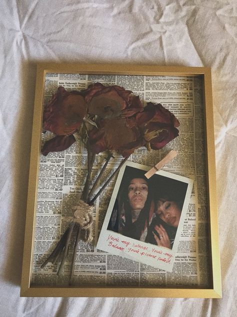 Couples Art Project, Cute Anniversary Gifts, Dried Flowers Diy, Dried Roses, Love Quotes Life, Birthday Gifts For Boyfriend Diy, Dekor Diy, Bf Gifts