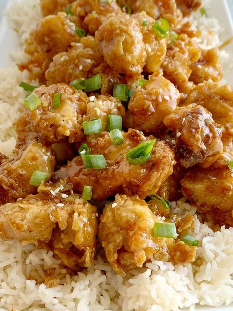 Honey Chicken has the crispiest, most delicious coating ever! Chunks of chicken dipped in seasoned flour & buttermilk, and then pan fried to crispy chicken perfection. Cover the crispy honey chicken in a sweet homemade honey sauce and serve over rice! Filipino Desert, Chicken Rissoles, Crispy Honey Chicken, Baked Orange Chicken, Manchurian Recipe, Crispy Chicken Recipes, Crispy Shrimp, Honey And Soy Sauce, Sweet Sour Chicken