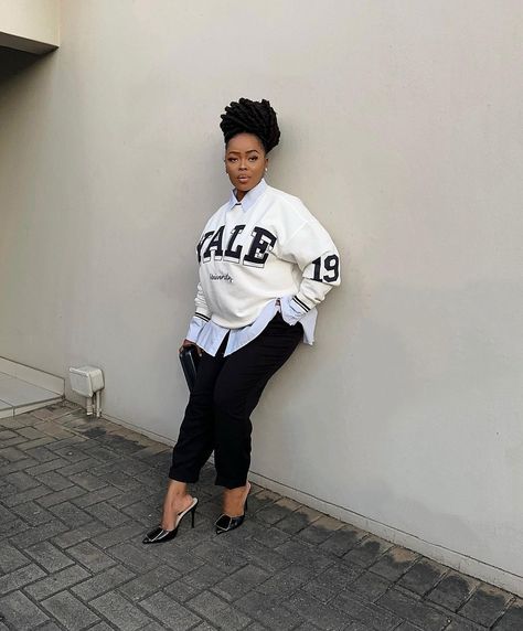 Sintle. (@sintle_) • Instagram photos and videos Pearl Sweater Outfit, Modest Baddie, Bold Colors Fashion, Pearl Sweater, Effortlessly Chic Outfits, Sweater Outfit, Classy Work Outfits, High Waist Fashion, Stylish Work Outfits