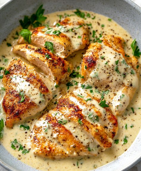 Prairie Chicken Recipe, Sour Cream Ranch Chicken, Chicken Bakes For Dinner, Chicken Ranch Packet Recipes, Chicken And Ranch Recipes, Creamy Ranch Chicken Recipes, Crockpot Chicken Ranch Recipes, Ricotta Chicken Recipes, Chicken With Ranch Packet