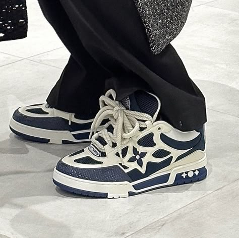 Sneakers Louis Vuitton, Mens Fall Outfits, Louis Vuitton Sneakers, Fall Outfits Men, Mens Outfit Inspiration, Fancy Shoes, Hype Shoes, Aesthetic Shoes, Swag Shoes