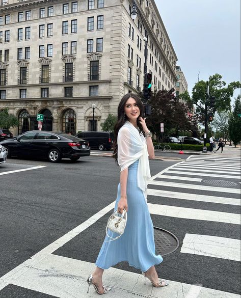 Summer Outfits Elegant Classy Chic, Feminine Daily Outfits, Loose Feminine Outfits, Cute And Modest Outfits, Elegant Romantic Style Outfit, Long Dress And Jacket Outfit, Periwinkle Outfit Ideas, Modest Feminine Summer Outfits, Ethereal Style Clothing