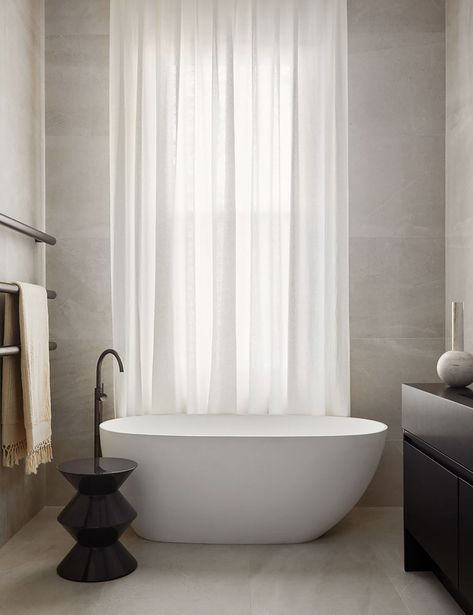 Curtains in the bathroom: beautiful or big mistake? - Your Home and Garden Renovated Victorian House, Neutral Bathrooms Designs, Victorian Era Homes, Steel Frame Doors, Elegant Interiors, Free Standing Bath, Shower Design, Bathroom Shower Curtains, Bathroom Curtains