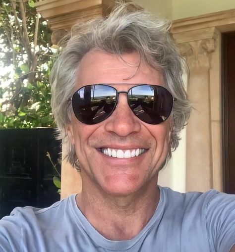 Bon Jovi Now, Bon Jovi Always, Bon Jovi Pictures, Classy Hairstyles, That Smile, Jon Bon Jovi, Most Handsome Men, Pop Rock, Bon Jovi