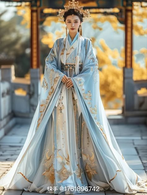 Chinese Historical Dress, Traditional Chinese Empress Dress, Royal Hanfu, Empress Hanfu, Chinese Empress Dress, Chinese Dress Traditional, Fantasy Hanfu, Blue Hanfu, Historical Chinese Clothing