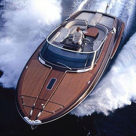 Europe Greece, Wooden Speed Boats, Mahogany Boat, Luxury Sailing Yachts, Riva Boat, Yacht Sailing, Runabout Boat, Classic Wooden Boats, Motor Boat