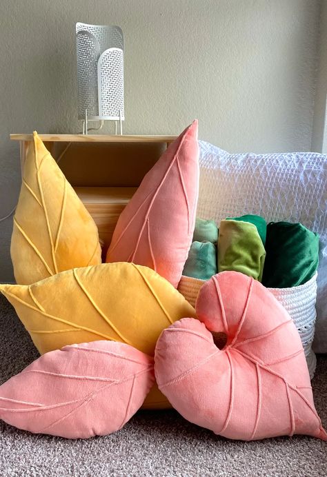 Leaf Pillow Philodendron Gloriousum Leaf Nursery Decor - Etsy Leaf Nursery, Leaf Pillow, Jungle Decor, Pillows Decorative Diy, Happy Birthday Wallpaper, Kids Bedroom Inspiration, Upholstery Diy, Ring Pillow Wedding, Diy Money