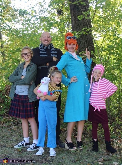 Funny 5 Person Halloween Costume, Anges Despicable Me Costume, Family Of 10 Halloween Costumes, Family Costumes For 6 Halloween, Halloween Costume For Family Of Five, 5 Person Halloween Costume Family, 5 Family Halloween Costumes, Family Of Six Halloween Costumes, Five People Costumes