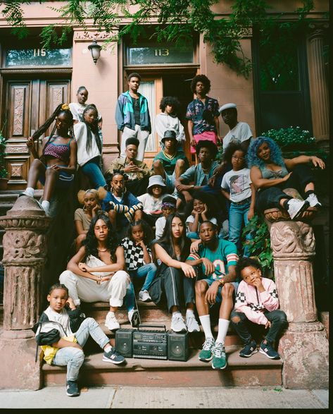 Harlem 1990s Tumblr, Big Group Photos Posing Ideas, Club Photoshoot, Photography Board, Group Poses, Group Photography, Black Photography, Photoshoot Concept, Photoshoot Inspo