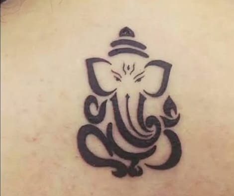 Ganesh Tattoo, Mantra Tattoo, Polynesian Tattoos, Ganesh Art Paintings, Ganesha Tattoo, Stylish Tattoo, God Tattoos, Geometric Tattoos, Shiva Tattoo