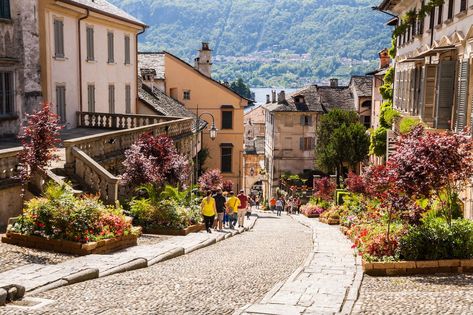 Lake Orta, Comer See, Italian Lakes, Beaux Villages, Lake Garda, Cool Cafe, Northern Italy, Ancient Ruins, Lake Como