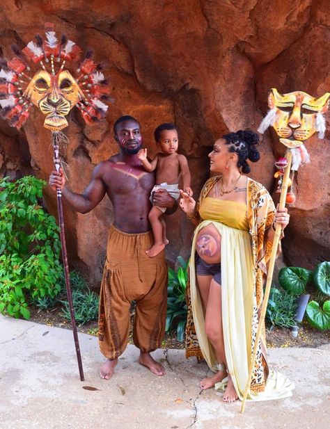 Lion King Photoshoot, King Photoshoot, Lion King Photos, African Maternity, Disney Maternity, Cute Pregnancy Pictures, Mommy And Baby Pictures, Pregnancy Pictures, Preggo Fashion