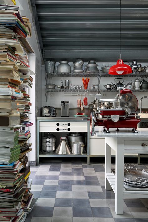 Exclusive: At Home With Paola Navone - SURFACE Aluminium Kitchen, Paola Navone, Barn Renovation, Apartment Chic, Studio Kitchen, Italian Designer, Kitchen Space, Remodel Ideas, Living Design