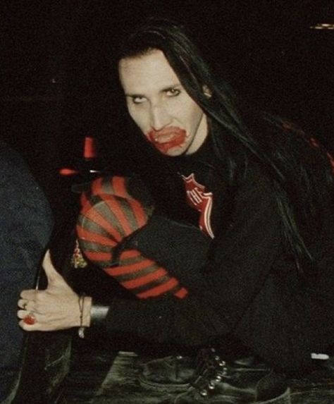 Black, Brian Warner, Marilyn Manson, A R, A Man