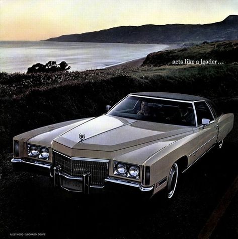 Classic Cadillac Cars, Wallpaper Luxury, Old Vintage Cars, Cadillac Fleetwood, Old School Cars, Cars Vintage, Old Classic Cars, Cadillac Eldorado, Classy Cars