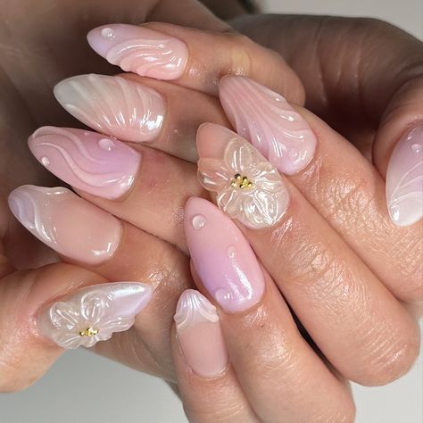 🌸SPRING BLEND 💖 These soft blend of colours with the added 3d textures is just muahhhh chefs kiss* 😚🤌🏼 Swipe for before and after gel ext application 💫 💖gel ext + level 2nail art 🌸custom press ons available through dm or Etsy link in bio 😚book an appointment via link in bio #nails #nailsnailsnails #nailsofinstagram #nailart #nailaoftheday #gelextensions #nailinspiration #nailinspo #springnails #summernails #3dflowernails #holidaynails #pinterestinspired #pinterestnails #chromenails #3d... 3d Nail Gel Art, 3d Gel Manicure, 3d Effect Nails, Cute Nails 3d, 3d Builder Gel Nail Art, 3d Gel X Nails, 3d Clear Gel Nail Art, Nail Art With Blooming Gel, Nails With 3d Designs