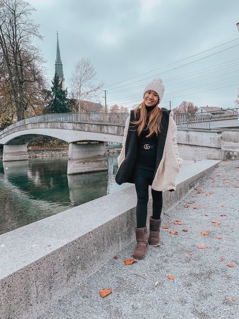 Wearing a reversible teddy coat from Bershka in XS paired with UGG Classic in dark brown. Warm & Cozy! Brown Uggs Outfit Winter, Dark Brown Uggs Outfit, Dark Brown Uggs, Brown Uggs Outfit, Uggs Outfit Winter, Brown Uggs, Uggs Outfit, Teddy Coat, Ugg Classic