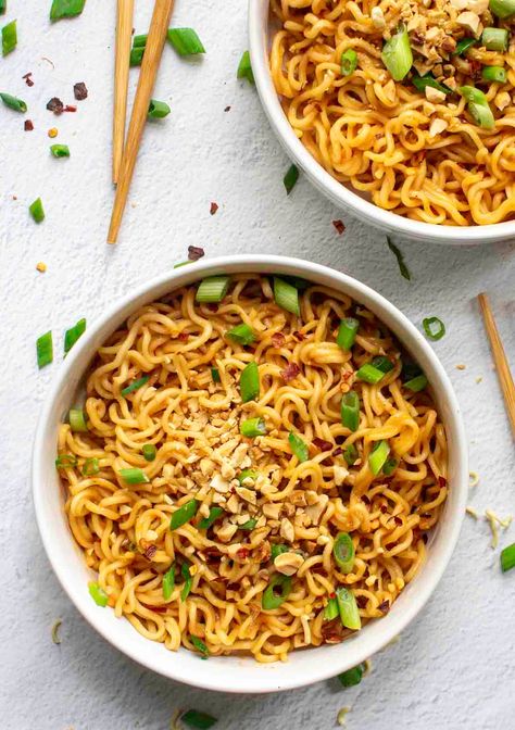 Spicy Peanut Butter Ramen, Peanut Butter Ramen Noodles, Butter Ramen Noodles, Top Ramen Recipes, Spicy Asian Noodles, Spicy Peanut Butter, Peanut Butter Ramen, Noodle Food, The Noodle