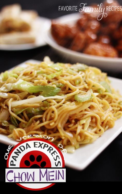 Panda Express Chow Mein - I LOVE this recipe! It tastes JUST like the real thing! from FavFamilyRecipes.com Yaki Soba, Yummy Noodles, Resep Pasta, Chow Mein Recipe, Cibo Asiatico, Ginger Black, Chilli Recipes, Panda Express, Soba Noodles