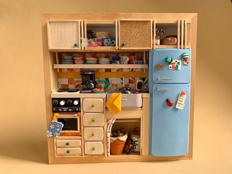 Kitchen Diorama, Polymer Clay Wood, Kitchen Miniature, Dolls Furniture, Doll House Crafts, Balsa Wood, Trend Analysis, Miniature Rooms, Ooak Art Doll