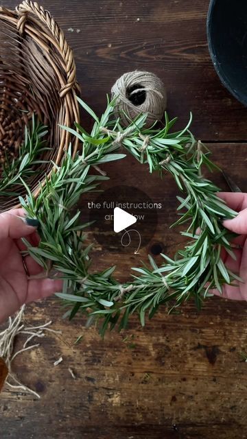 Dawnalee | Home + Lifestyle UGC | Kelowna, BC on Instagram: "Easy 5 minute wreath hack⤵️

Gather your greens. I used rosemary as I had excess in our garden but any greens or herbs or combination thereof will work!

Layer your greens in a bowl. The flexible branches of rosemary curve naturally to the bowl making it super simple and quick to form a wreath.

Continue adding more layers until your desired thickness is reached.

Keeping it in the bowl, every 2-3”, secure the greens by tying with jute or string, making sure to tie quite tightly.

Easy peasy! You now have a pretty wreath!

What herb will you use?

As always, I so appreciate it when you share, comment, and follow along! 🏠🧺

#simpledecor
#rosemary #hyggehome #simplefalldecor #fallwreath
 #diydecor" Olive Branch Wreath Diy, Rosemary Wreath Diy How To Make, Garden Wreath Ideas, Rosemary Christmas Wreath, Rosemary Decorations, Rosemary Wreath Diy, Rosemary Garland, Rosemary Christmas Tree, Hygge Crafts