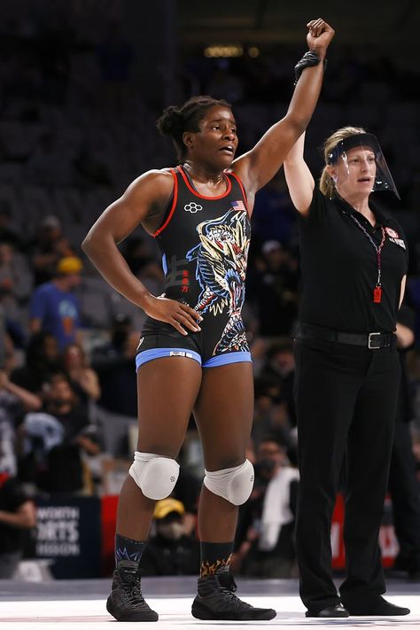 Meet the US Women's Tokyo Olympic Freestyle Wrestling Team Olympic Body Types, Wrestling Women, Women Athletes, Women Wrestlers, Women Wrestling, Wrestling Diet, Rugby Body, Olympic Wrestling, Wrestling Quotes