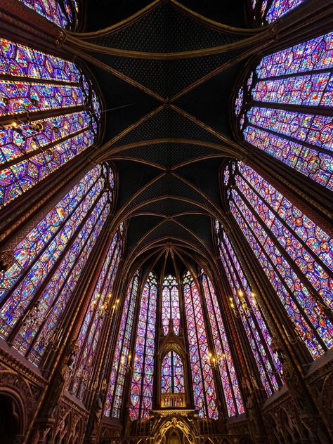 Sainte Chapelle Paris, Eiffel Tower Inside, Eiffel Tower, Beautiful Places, Fair Grounds, Tower, Paris, Building, Travel